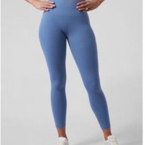 NWT ATHLETA Salutation Stash Pocket II 7/8 Tight MEDIUM Cottage Blue
